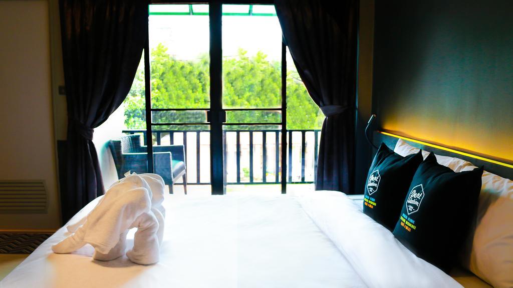 Dent Station Resident Hotel Phuket Ngoại thất bức ảnh