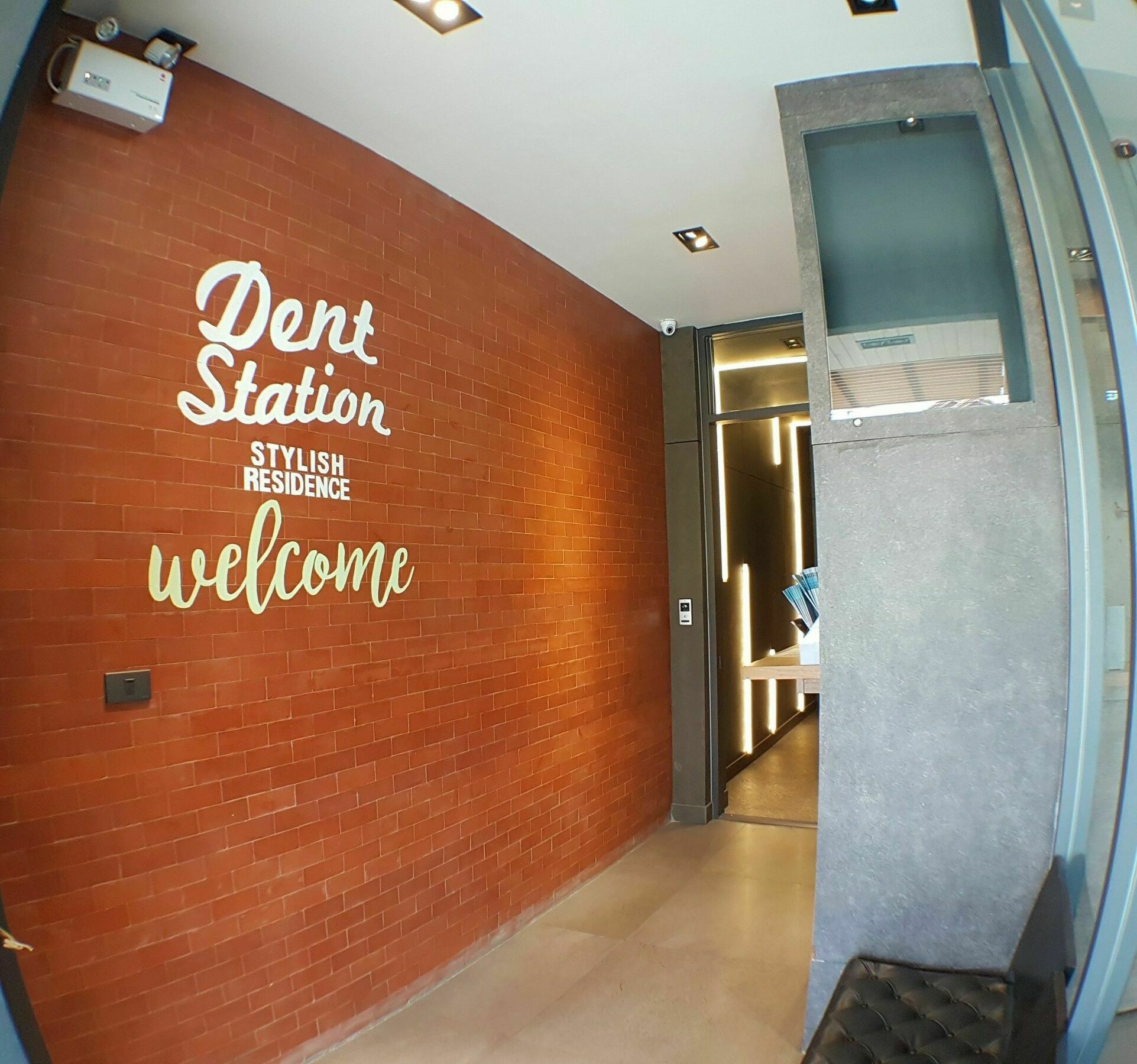 Dent Station Resident Hotel Phuket Ngoại thất bức ảnh